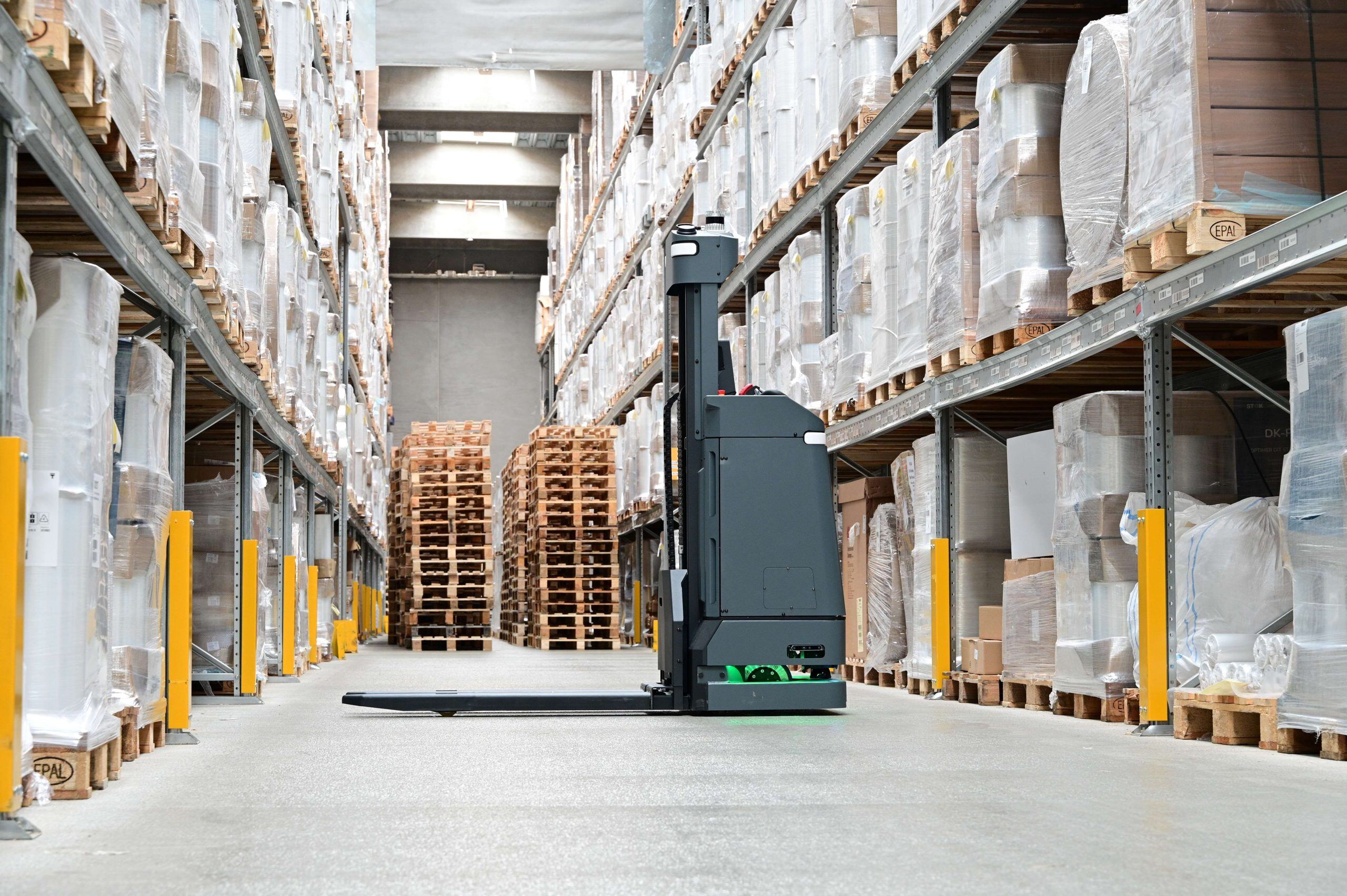 MiR1200 Pallet Jack